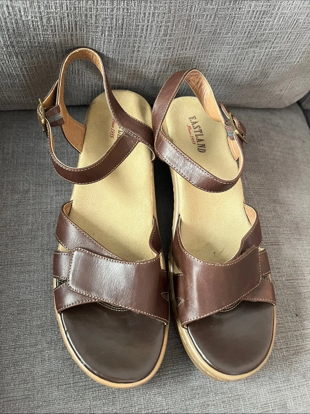 Eastland Brown Leather Women's wedge Sandals Size 8M